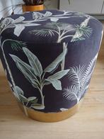 Poef komt uit een rook vrij huis., Huis en Inrichting, Minder dan 50 cm, Rond, Minder dan 50 cm, Ophalen of Verzenden