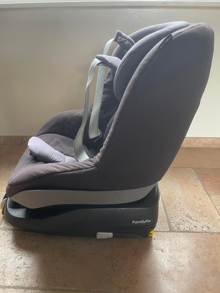 Maxi Cosi Pearl (autostoel) + FamilyFix (Isofix base), Ophalen, Gebruikt, 0 t/m 18 kg, Isofix