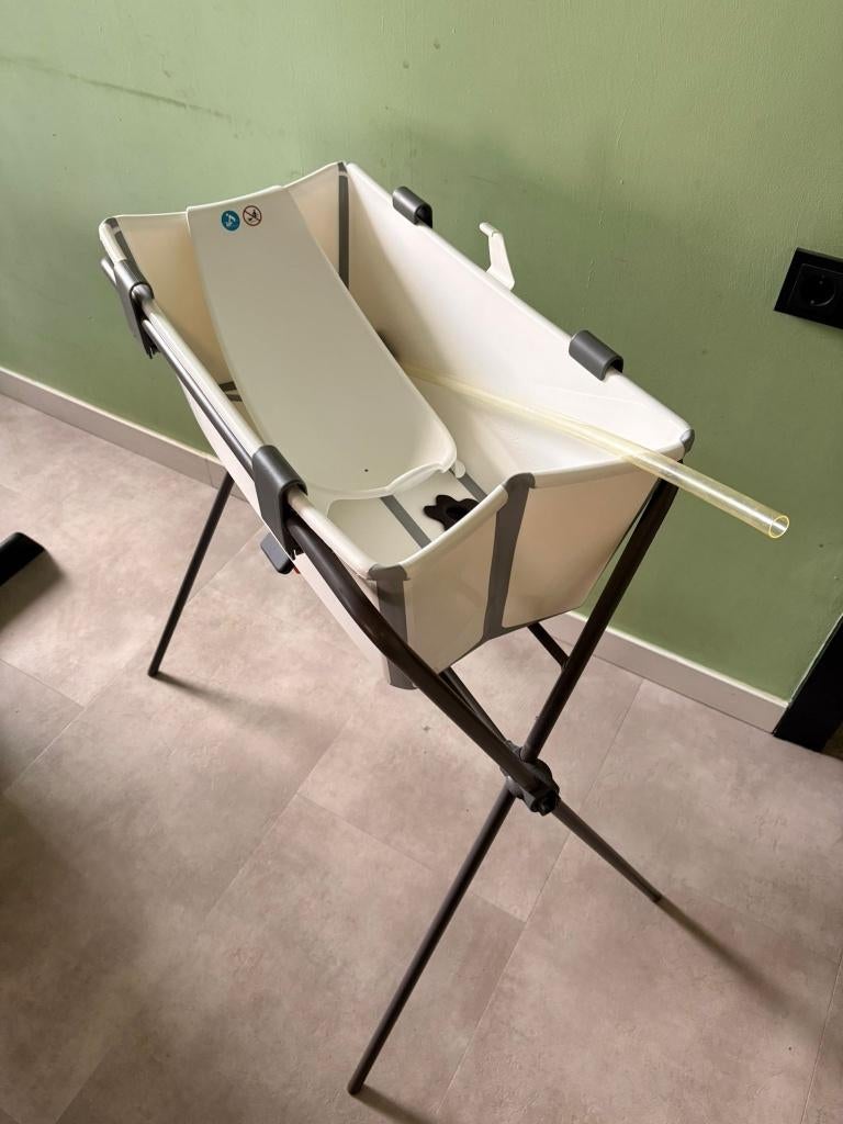 Stokke Flexi Bath met New-Born Support en standaard, Kinderen en Baby's, Badjes en Verzorging, Zo goed als nieuw, Badje, Standaard