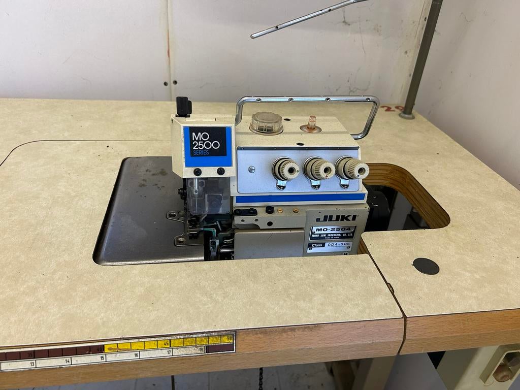 JUKI MO-2500 Industriële Lockmachine - Gebruikt, Gebruikt, Lockmachine, Industrieel, Ophalen