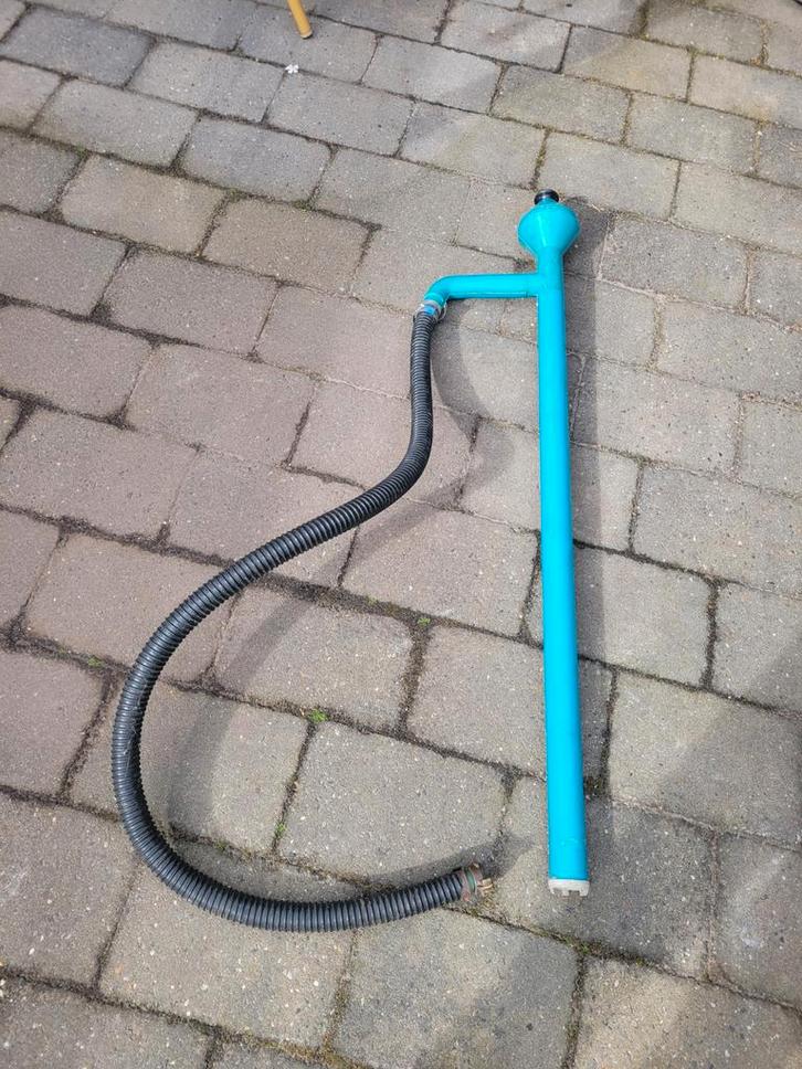 Handmatige waterpomp met slang, Tuin en Terras, Waterpompen, Gebruikt, Handmatig, Overige typen, Ophalen