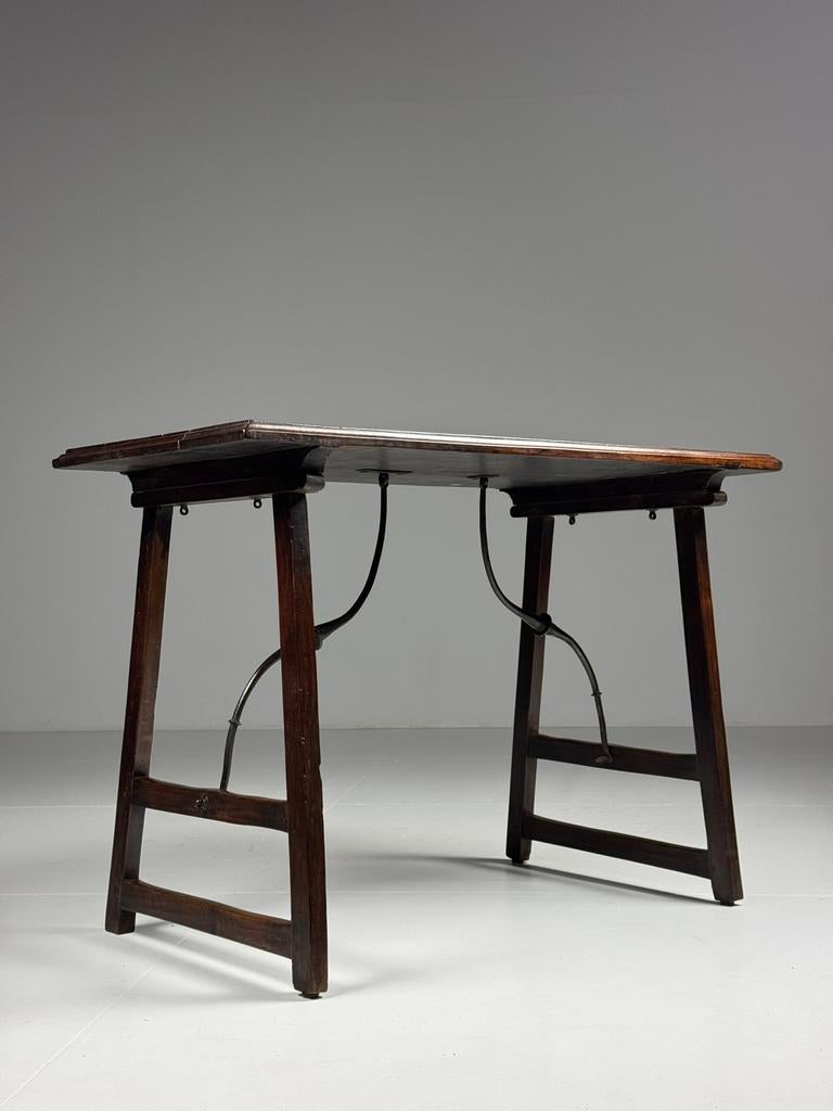 Spaanse tafel 18e eeuw antiek, Ophalen