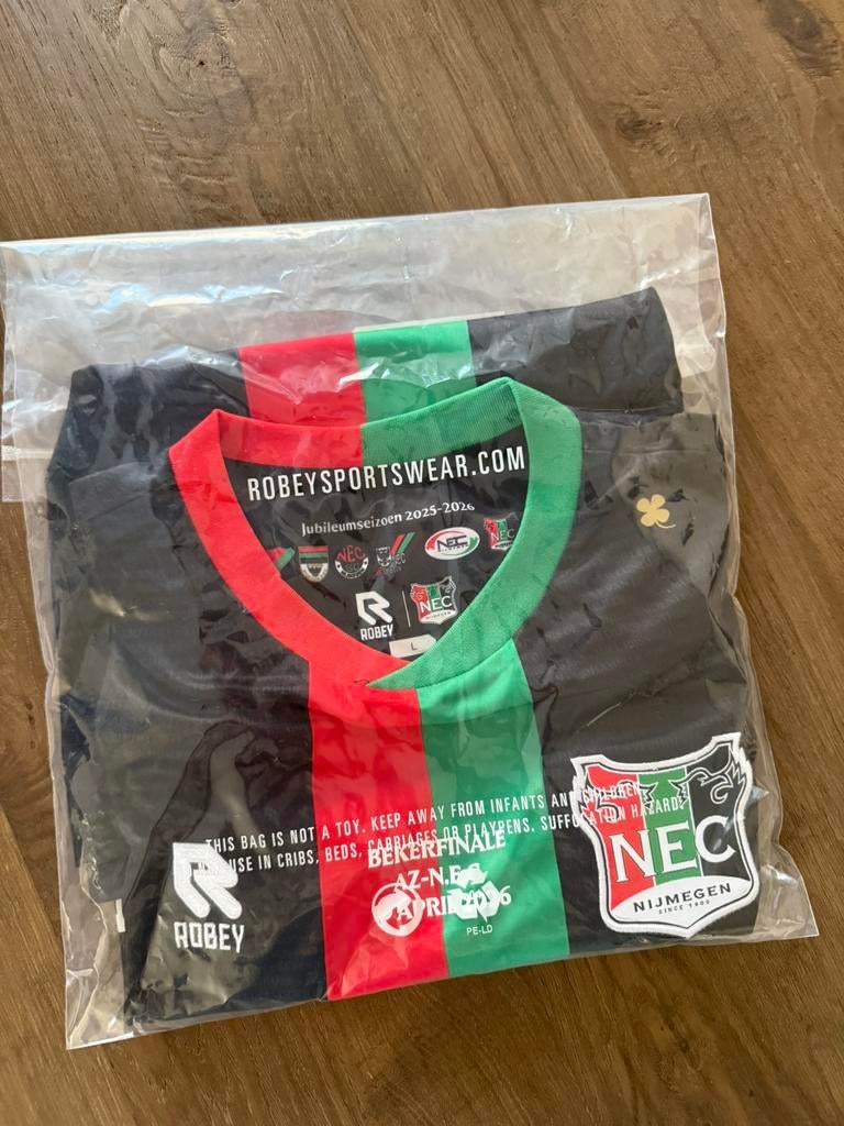 NEC bekerfinale shirt maat L - NIEUW, Sport en Fitness, Voetbal, Maat L, Ophalen of Verzenden, Nieuw, Shirt