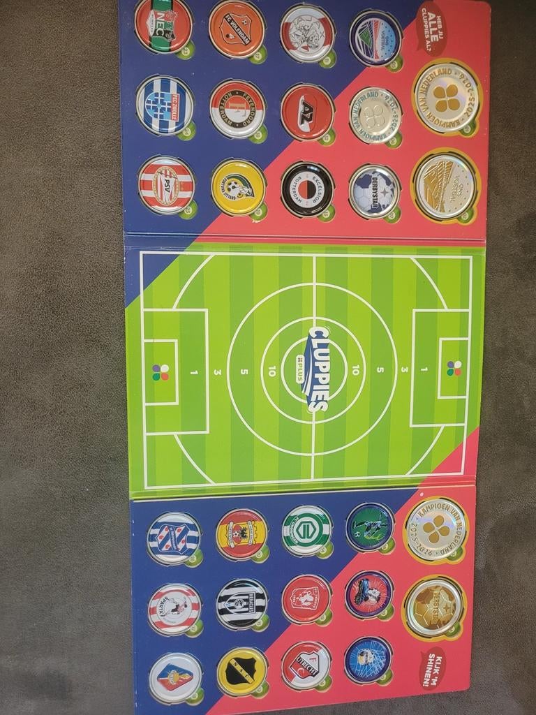 Cluppies voetbalplaatjes verzamelboek met plaatjes, Ophalen of Verzenden, Gebruikt, Overige binnenlandse clubs, Poster, Plaatje of Sticker