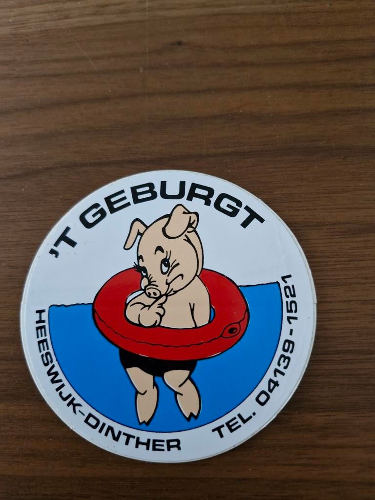 6Vintage 't Geburgt Heeswijk-Dinther Sticker Varken Zwemband, Verzamelen, Ophalen of Verzenden