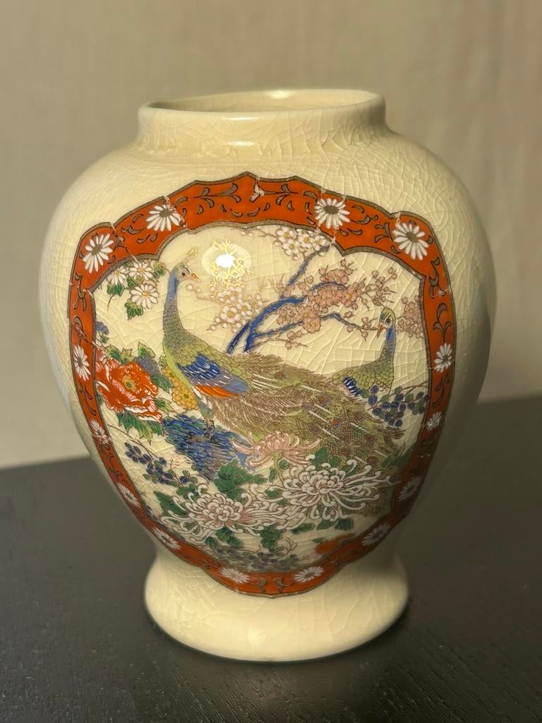 Japanese satsuma peacock vase, Antiek en Kunst, Ophalen of Verzenden