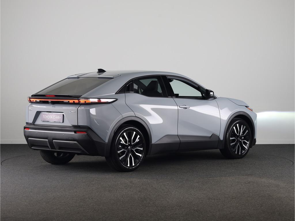Toyota C-HR+ First Edition 77 kWh | DEMO & DIRECT LEVERBAAR, 12 maanden, Stof, SUV of Terreinwagen, Zilver of Grijs