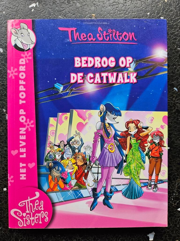 Thea Stilton - Bedrog op de Catwalk, Ophalen of Verzenden, Zo goed als nieuw, Fictie algemeen