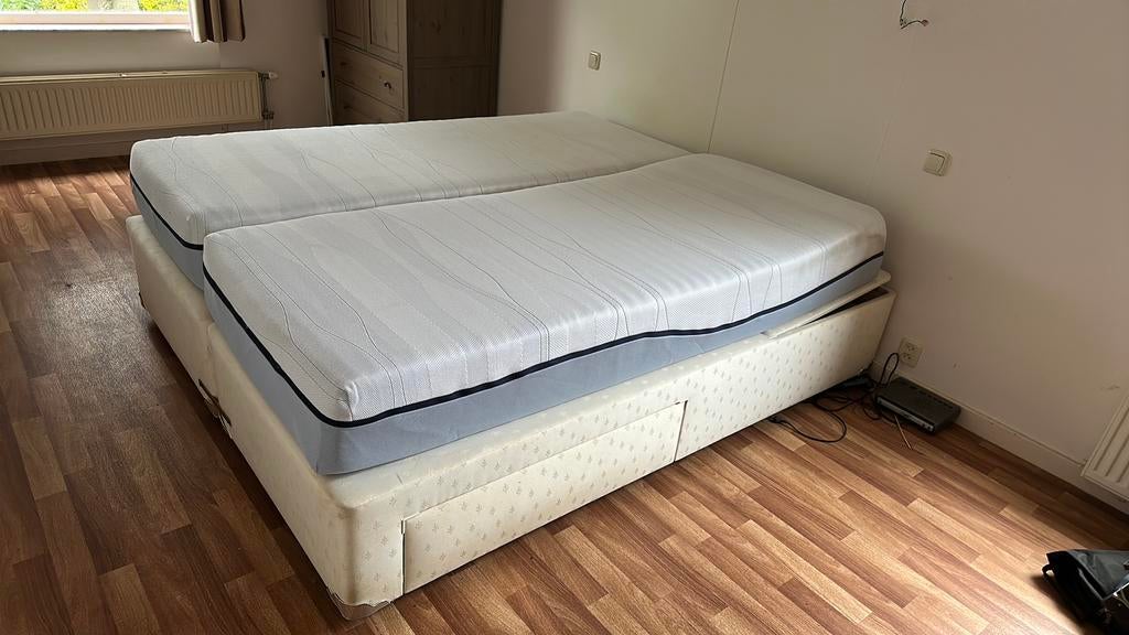Bed gratis af te halen, Ophalen, Zo goed als nieuw, Tweepersoons