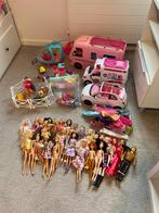 35 Barbies, camper, ambulance, auto, trein, helikopter, Kinderen en Baby's, Speelgoed | Poppen, Zo goed als nieuw, Ophalen, Barbie