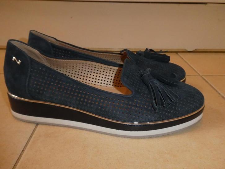 Nathan Baume loafers maat 40 donkerblauw kwastje ZGAN, Kleding | Dames, Schoenen, Zo goed als nieuw, Instappers, Blauw, Verzenden