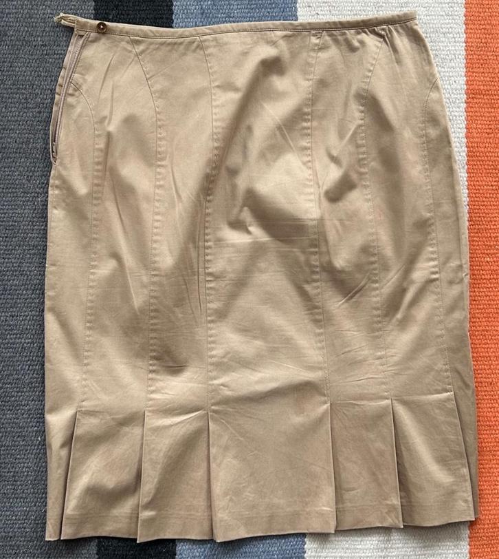 rok Armani, Kleding | Dames, Rokken, Zo goed als nieuw, Maat 38/40 (M), Beige, Knielengte, Ophalen of Verzenden