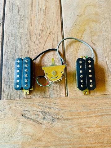 Originele Fender humbucker set met originele 5 way switch beschikbaar voor biedingen