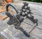 Mooie vintage gietijzeren tuinslanghouder met roos, Ophalen of Verzenden, Zo goed als nieuw, Tuinslanghaspel