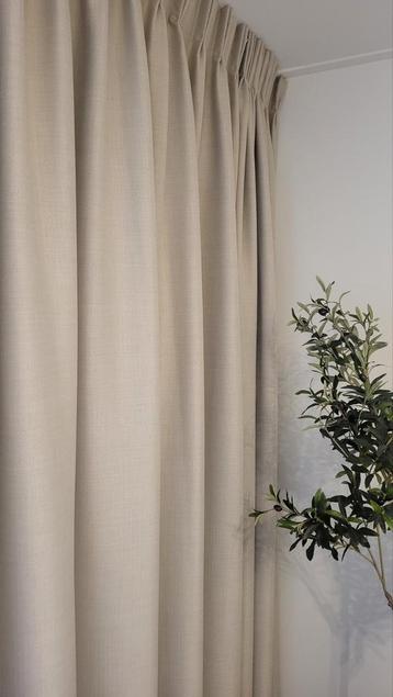 Zandkleurig overgordijn met dubbele plooi (nieuw) beschikbaar voor biedingen