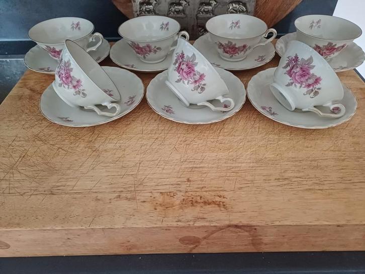 Antieke kop en schotels MOSA Maastricht en roze pioenroosjes, Antiek en Kunst, Antiek | Servies los, Verzenden