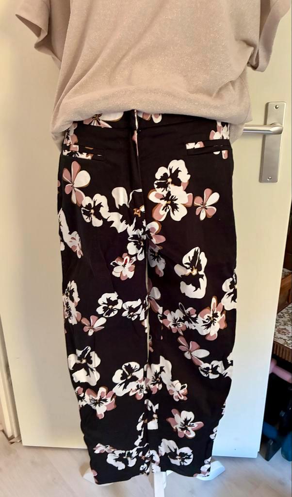 Cambio Broek Maat 40 Bloemenprint, Kleding | Dames, Broeken en Pantalons, Zo goed als nieuw, Maat 38/40 (M), Zwart, Lang, Ophalen of Verzenden