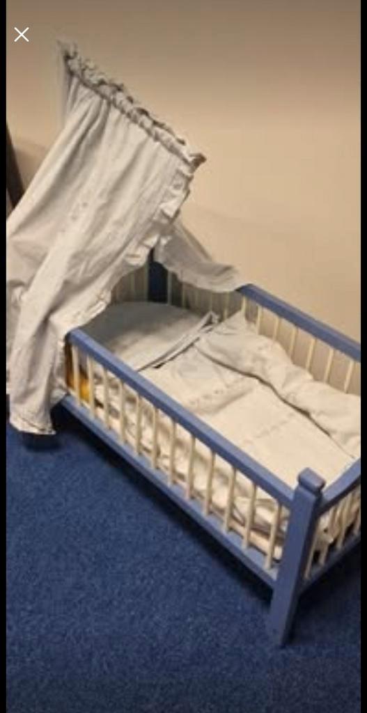 Vintage houten poppenbedje, Kinderen en Baby's, Babywiegjes en Ledikanten, Ophalen of Verzenden