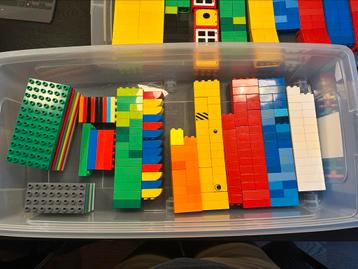 Duplo blokken plaatjes en bloemetjes beschikbaar voor biedingen