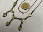 Ketting met 7 hartjes ingelegd edelsteen Gele Turquoise, Geel, Nieuw, Ophalen of Verzenden, Met edelsteen