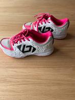 Zeer goede Brabo hockeyschoenen (mt 31), Sport en Fitness, Hockey, Ophalen of Verzenden, Zo goed als nieuw, Schoenen