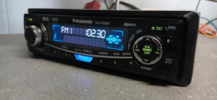 Mooie Panasonic Radio Cd Youngtimer Model CQ-C5303N, Auto diversen, Autoradio's, Zo goed als nieuw, Ophalen of Verzenden