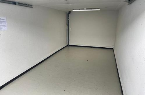 Garagebox Te Koop 24m2 in Park Heinenoord als belegging, Auto diversen, Autostallingen en Garages