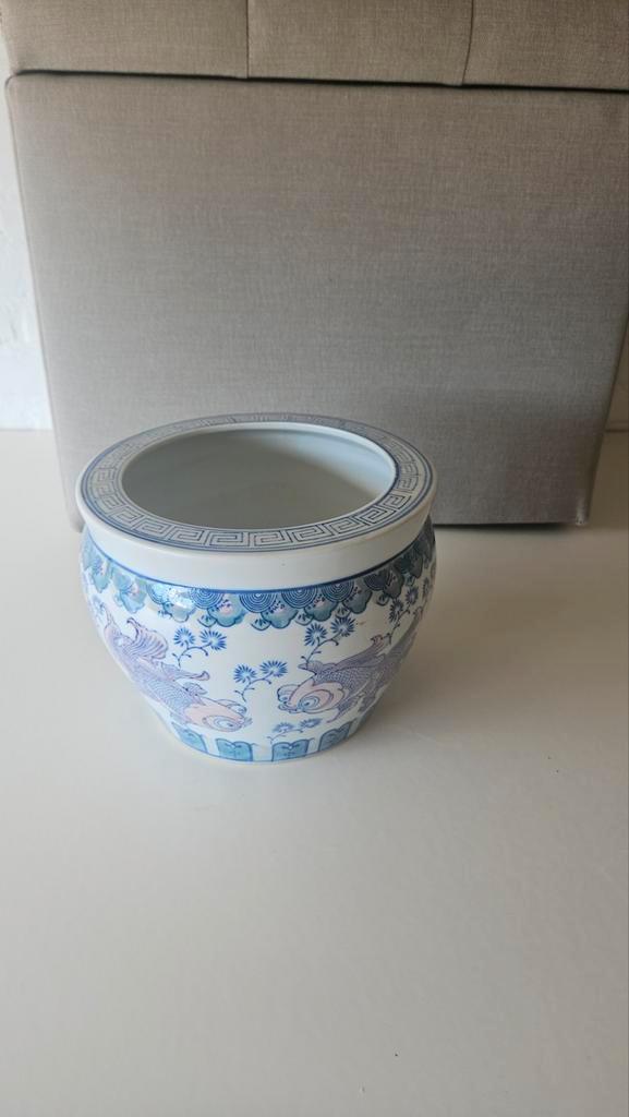 Blauw-Witte Bloempot met Chinees Design, Huis en Inrichting, Woonaccessoires | Vazen, Zo goed als nieuw, Blauw, Minder dan 50 cm