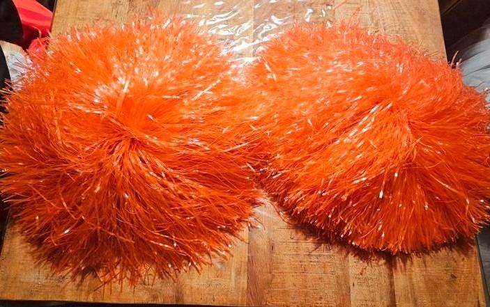 Oranje Pompons - cheerleader, Hobby en Vrije tijd, Feestartikelen, Ophalen of Verzenden