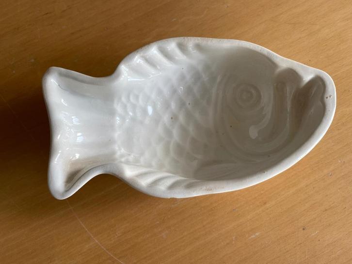 aardewerken visvorm van Petrus Regout, Antiek en Kunst, Antiek | Servies los, Ophalen of Verzenden