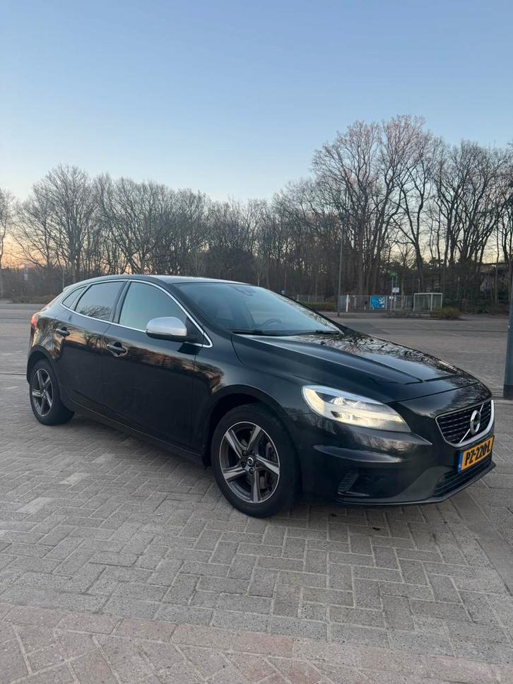 Volvo V40 N.A.P D3 PANO 2017 FULL, Auto's, Volvo, Particulier, V40, Achteruitrijcamera, Bluetooth, Bochtverlichting, Centrale vergrendeling
