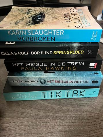 Stapel leesboeken  beschikbaar voor biedingen