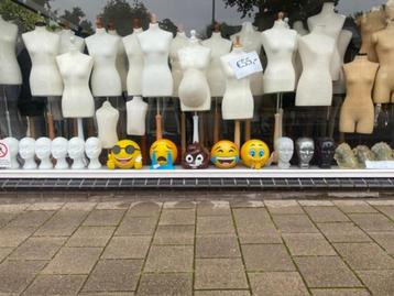 GROTE VOORRAAD PASPOPPEN ETALAGEPOPPEN TORSO'S BUSTES ETC. ! beschikbaar voor biedingen