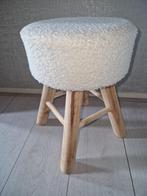 Leuk krukje zacht bekleedt met leuke mooie houten pootjes, Ophalen of Verzenden, Zo goed als nieuw, Hout