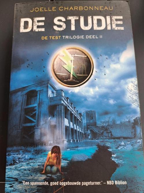 Joelle Charbonneau - De studie, Boeken, Kinderboeken | Jeugd | 13 jaar en ouder, Zo goed als nieuw, Ophalen of Verzenden