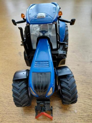 Te koop New Holland  T 8390 van siku zonder doos  beschikbaar voor biedingen