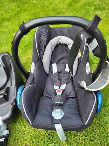 Maxi-Cosi Cabriofix met FamilyFix Base beschikbaar voor biedingen