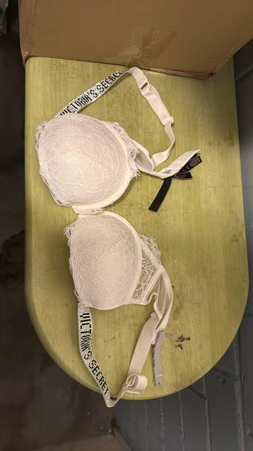 Victoria Secret BH wit maat 32D/D70 beschikbaar voor biedingen