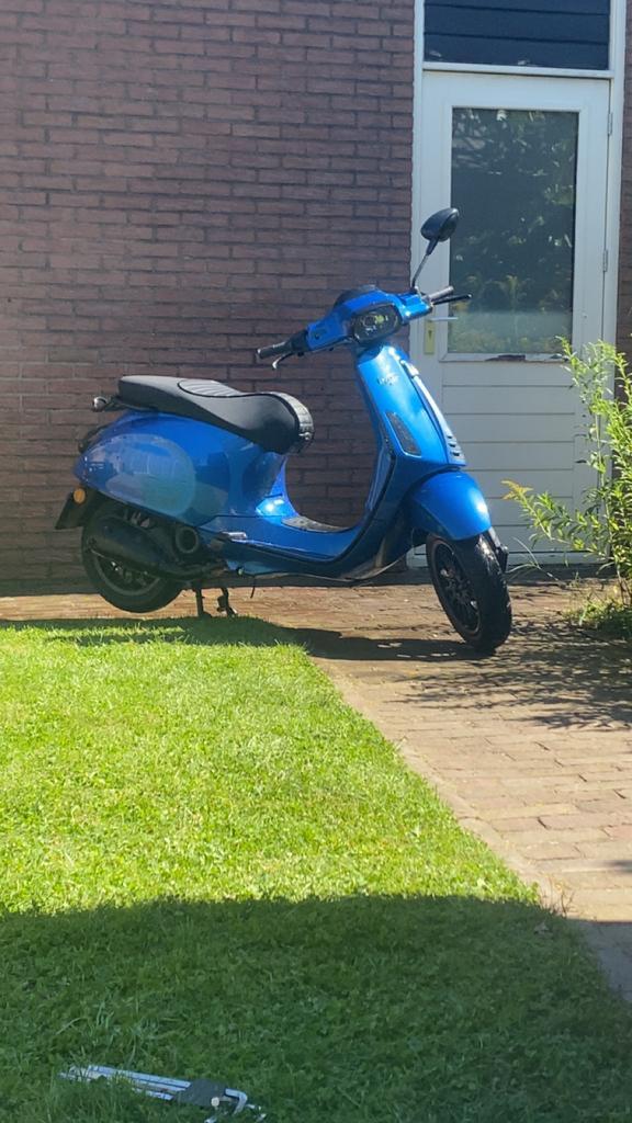 Vespa blauw, Fietsen en Brommers, Scooters | Vespa, Gebruikt, Vespa S, Maximaal 45 km/u, Benzine, Ophalen