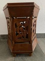 Houten Bijzettafel met Druivenmotief, Ophalen of Verzenden, Gebruikt, Bruin, Hout