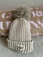 Wintermuts Ugg label beige, Kleding | Dames, Mutsen, Sjaals en Handschoenen, Ophalen of Verzenden, Maat 36 (S), Muts, Onbekend