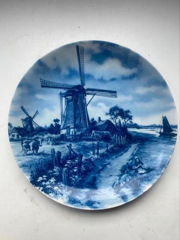Delfs blauw wandbord beschikbaar voor biedingen