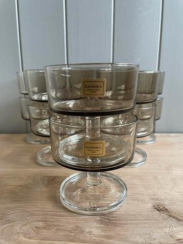 Vintage Luminarc coupes Cavalier Suède rookglas France 1970s beschikbaar voor biedingen