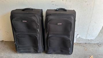 2 Grote Reiskoffers - 25 kg beschikbaar voor biedingen