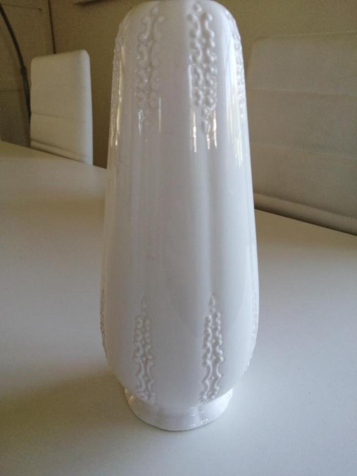 Wit vaasje Royal goede waagen Holland 2093/20, Huis en Inrichting, Woonaccessoires | Vazen, Gebruikt, Wit, Minder dan 50 cm, Aardewerk of Porselein