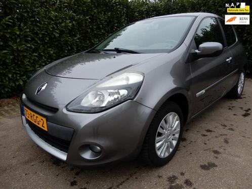 Renault Clio 1.2 TCe Collection. Origineel Nederlandse auto, Auto's, Renault, Bedrijf, Te koop, Clio, ABS, Airbags, Airconditioning