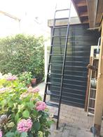 Prachtige houten trap 230 x 40 cm  12 treden, Doe-het-zelf en Verbouw, Ladders en Trappen, Ophalen, Gebruikt, 2 tot 4 meter