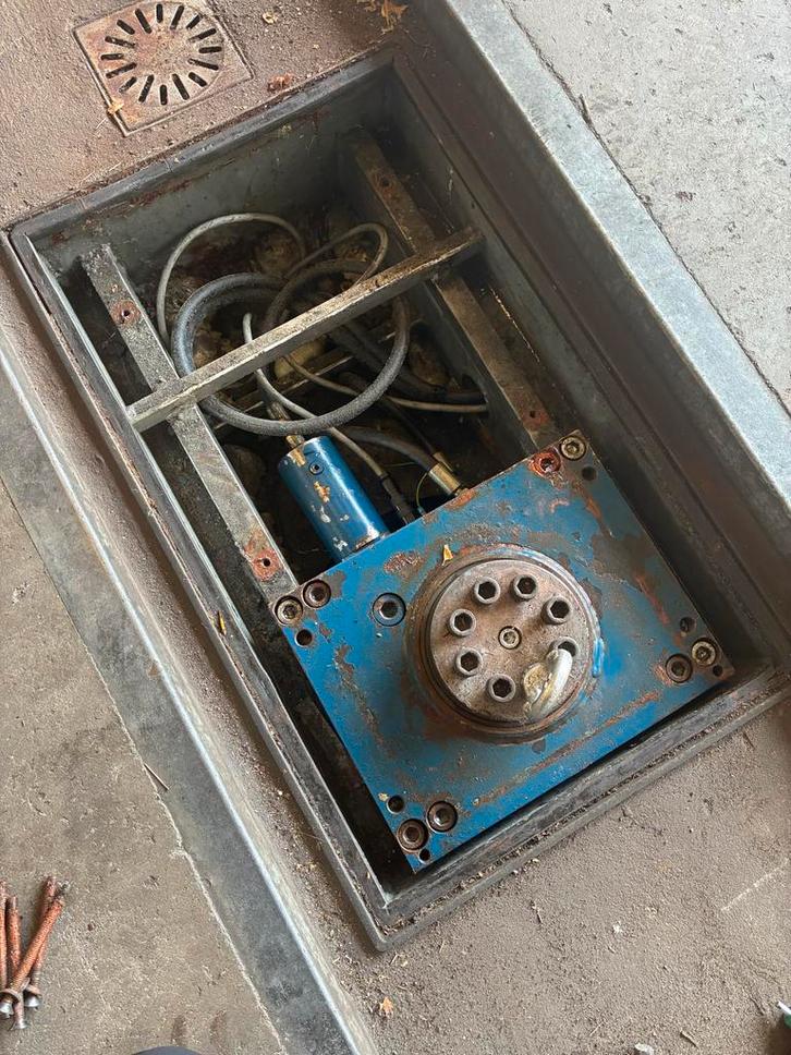 Hydraulische lift/autobrug - gazonmaaier - quads, Auto diversen, Autogereedschap, Ophalen of Verzenden