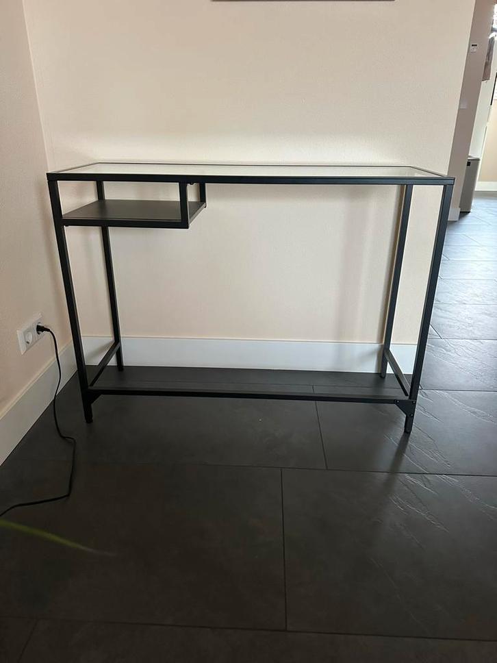 IKEA Vittsjö Laptoptafel - Zwart frame met glas, Huis en Inrichting, Tafels | Sidetables, Gebruikt, 25 tot 50 cm, 50 tot 100 cm