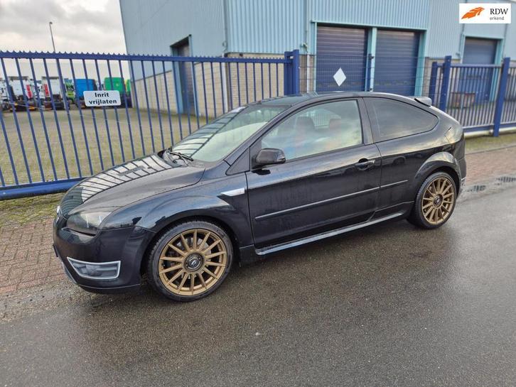 Ford Focus 2.5-20V ST *NIEUWJAARS AANBIEDING*, Auto's, Ford, Bedrijf, Te koop, Focus, ABS, Airbags, Airconditioning, Boordcomputer